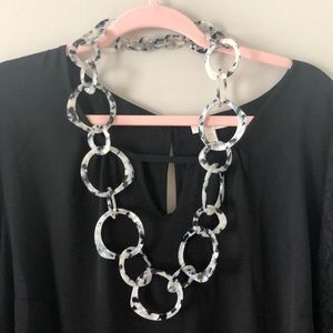 Acrylic Tortoise Link Necklace EUC